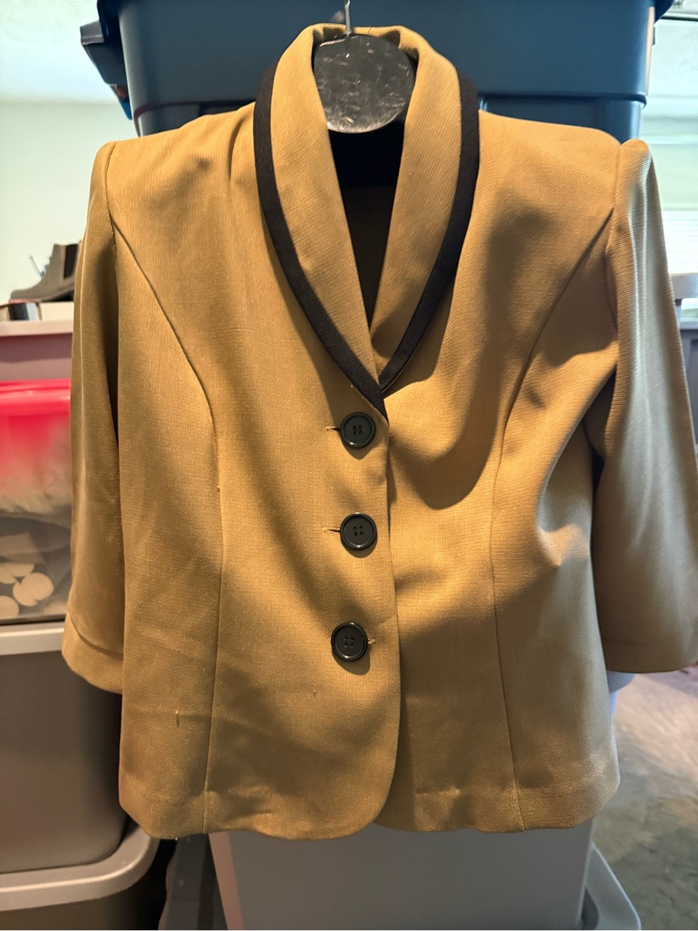 Women’s Tan Shawl Collar Button Jacket mp29
